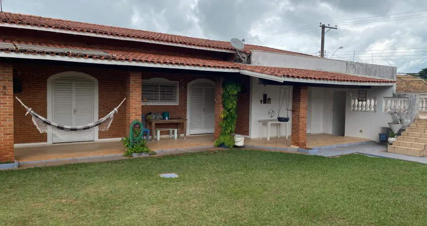 Casa residencial com potencial para escritórios e consultórios 