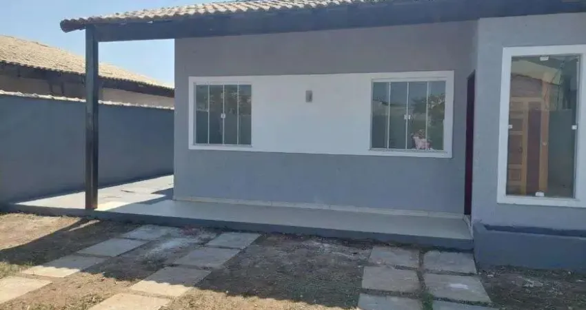 Casa nova com 78m², 3 quartos com suíte e varanda em Caluge - Itaboraí - RJ