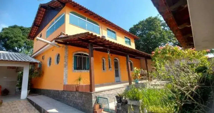 Linda casa com excelente estrutura, 4 qtos, piscina e área goumet - Jardim Ferma - Itaboraí - RJ