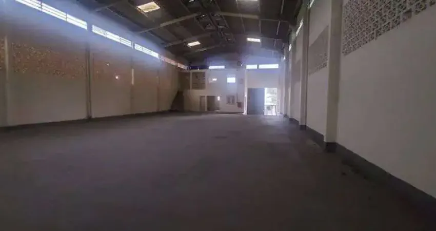 Alugo excelente galpão de 500m², com boa estrutura - bairro sussego - itaboraí - rj