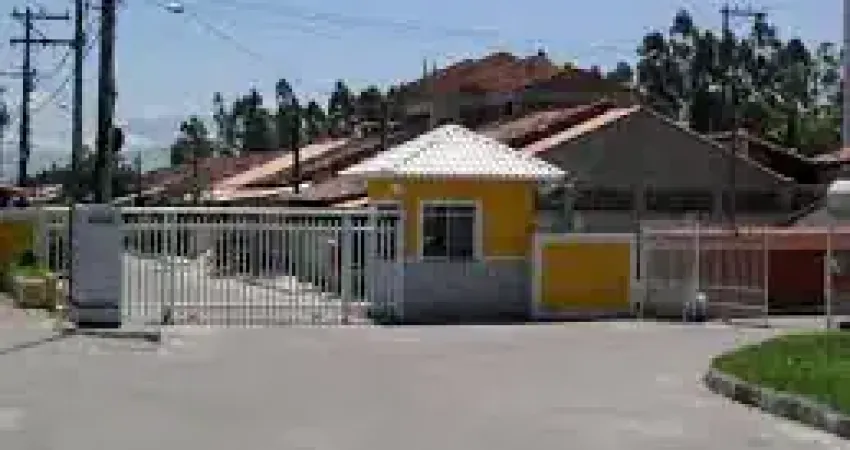 Casa em condomínio de 2 quartos com varanda, churrasqueira e vaga para carros - Rio Várzea - Itaboraí/RJ