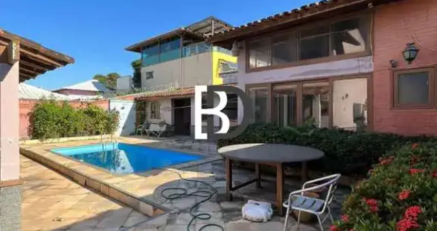 Casa com 3 quartos à venda na Rua Professora Juciléa Salerma de Oliveira, 10, Lagoa, Macaé