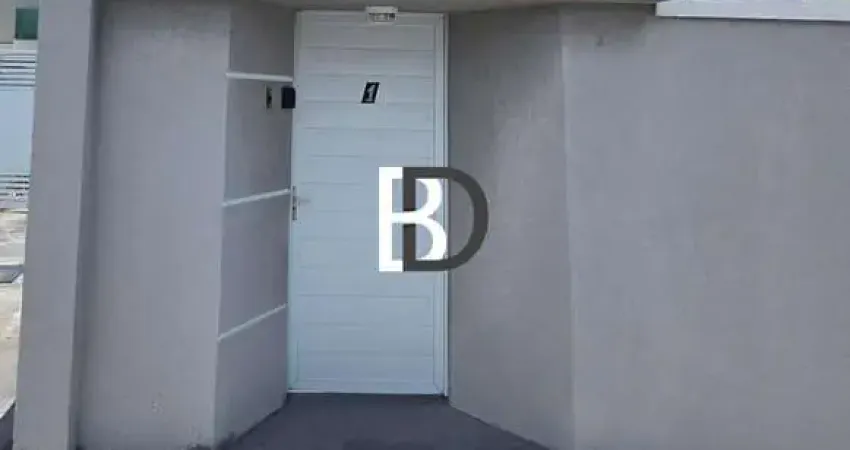 Casa com 2 quartos à venda na Avenida dos Bandeirantes, 10, Ouro Verde, Rio das Ostras