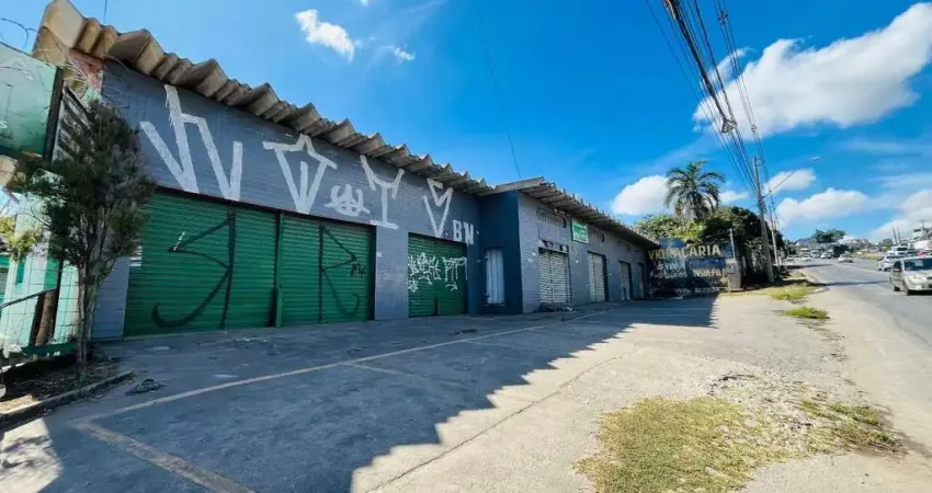 Excelente oportunidade de investimento! 4 lotes comerciais com lojas e galpões em área estratégica!