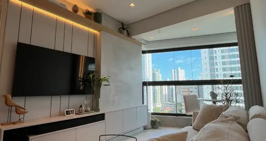 Apartemento/2 quartos na torre com planejados e opção porteira fechada – piscina, academia e varanda