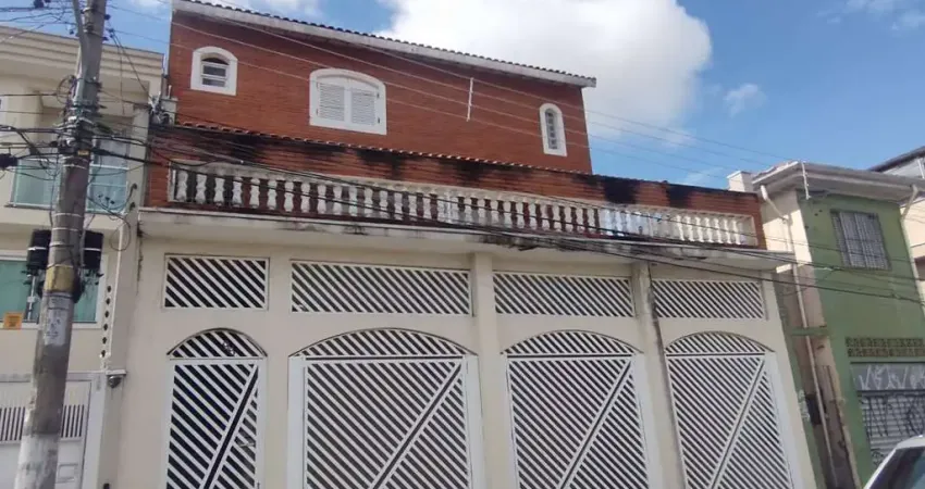 Sobrado 4 dormitórios 2 suítes DE 790 Mil Por 650 Mil