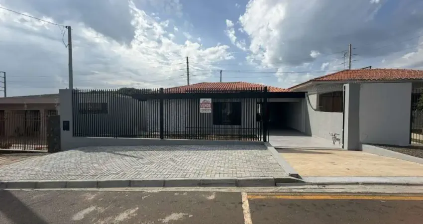 Casa à Venda na Colônia Dona Luiza, próximo ao novo Max Atacadista