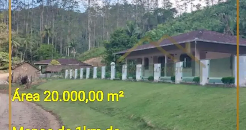 Sítio para Venda em Massaranduba, Centro, 3 dormitórios, 1 banheiro, 2 vagas