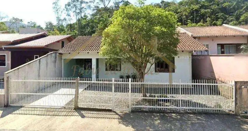 Casa para Venda em Blumenau, Itoupavazinha, 3 dormitórios, 2 banheiros, 3 vagas