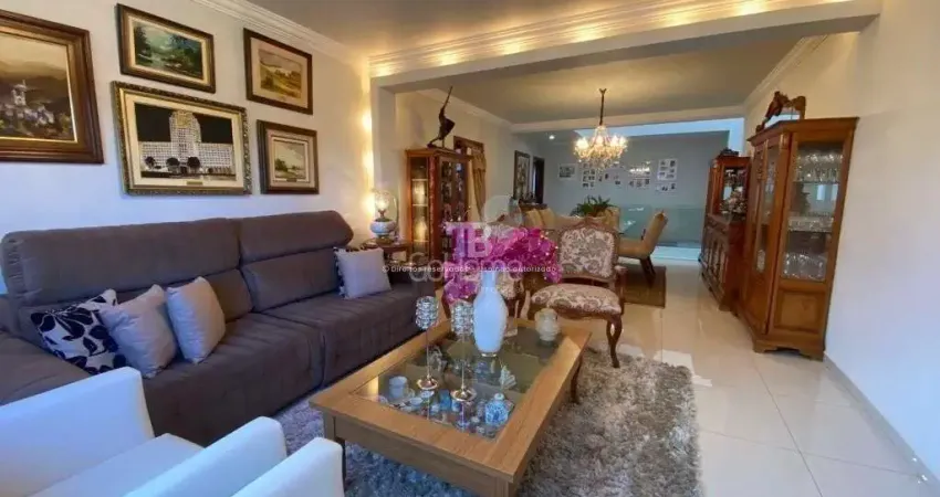 Casa no Líder, Chapecó - 4 Quartos, Piscina, Espaço Amplo