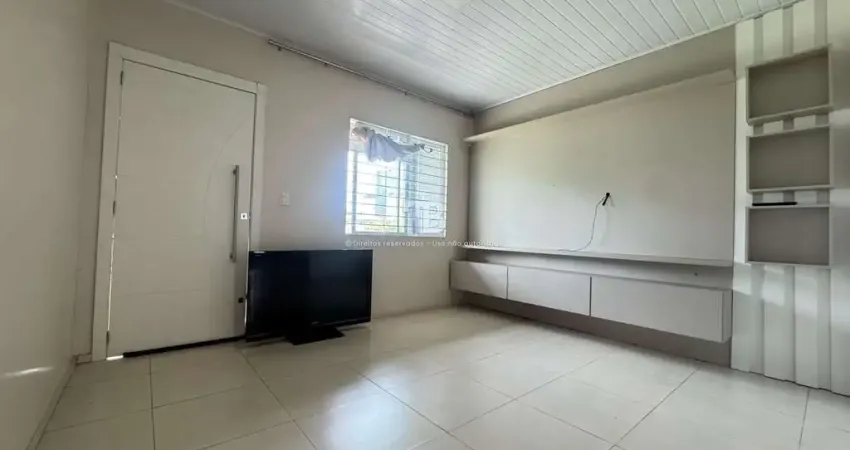 Casa térrea com 3 quartos e amplo quintal à venda em São Cristóvão