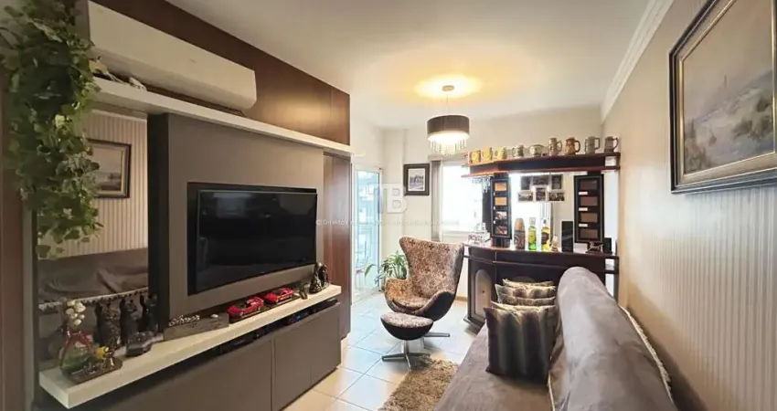 Apartamento semimobiliado com 2 quartos e 2 vagas no Centro de Chapecó