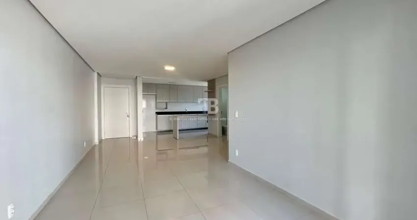 Apartamento semimobiliado com 3 quartos e varanda gourmet no Presidente Médici