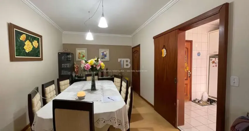 Apartamento semimobiliado com 3 quartos e sacada no Centro de Chapecó