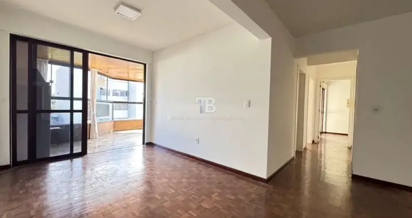 Apartamento semimobiliado com 3 quartos e churrasqueira no Centro de Chapecó