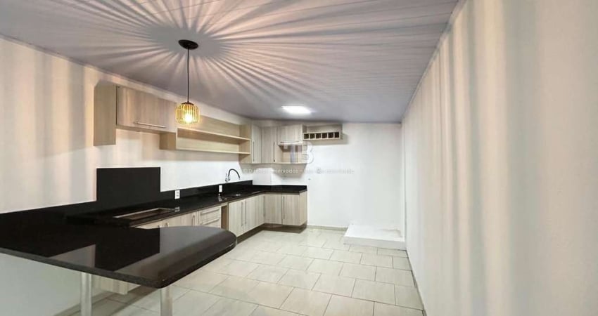 Casa semimobiliada com 4 quartos e 3 vagas no Santa Maria, Chapecó
