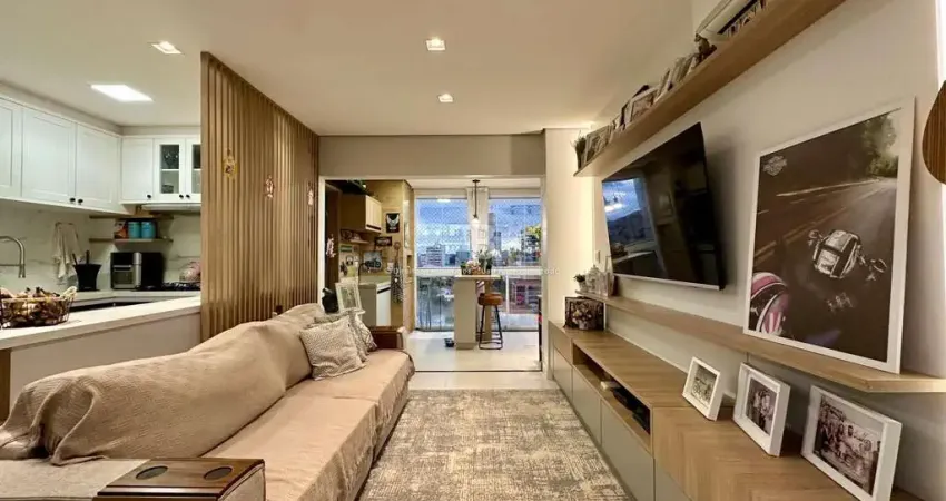 Apartamento semimobiliado com 3 quartos e 2 vagas à venda | Centro de Chapecó