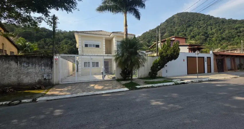 Casa Isolada alto padrão a venda no Canto do Forte, em Praia Grande SP Com piscina