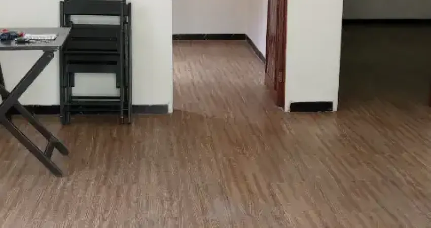 Excelente casa para uso comercial ou residencial duplex   no conjunto tiradentes