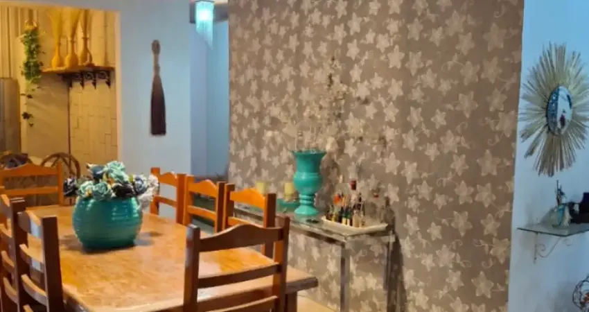 Charmosa casa em condomínio fechado à margem da Rod RJ 116 - Papucaia