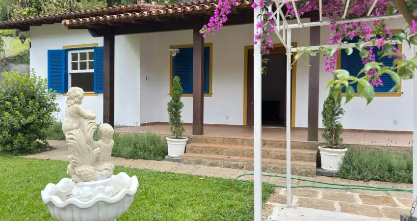 Casa à venda em itaipava, em excelente área residencial de fácil acesso