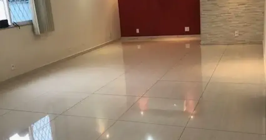 Linda e ampla casa em cascadura só entrar e morar! imperdível!