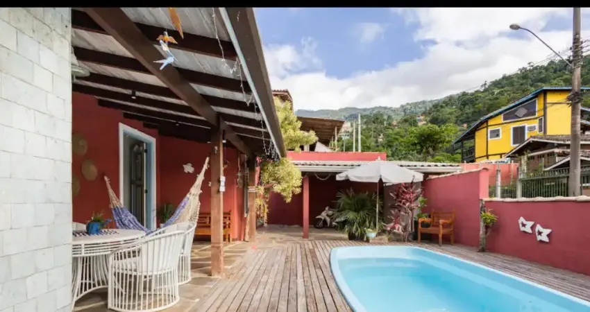 Casa rústica completa com piscina e área gourmet bairro reino