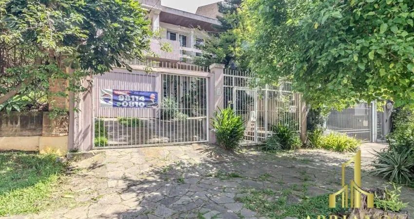 Casa com 3 quartos à venda na Rua Araponga, 306, Chácara das Pedras, Porto Alegre