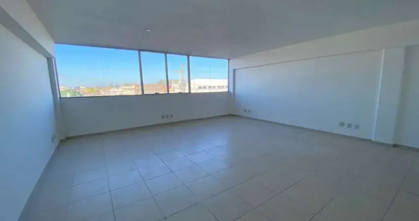 Sala comercial para alugar na Avenida Edgar Pires de Castro, 1620, Hípica, Porto Alegre