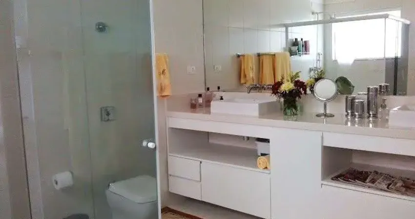 Imperdível Casa à Venda em Indianópolis, São Paulo-SP: 3 Quartos, 3 Suítes, 6 Banheiros, 3 Vagas, 375m². Confira!