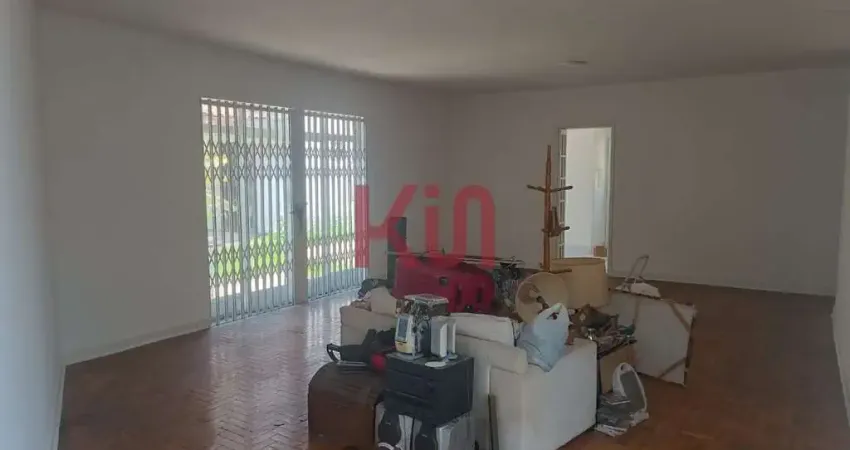 Casa à venda em São Paulo-SP, Jabaquara: 3 quartos, 2 banheiros, 3 vagas, 370m² de área. Imperdível oportunidade!