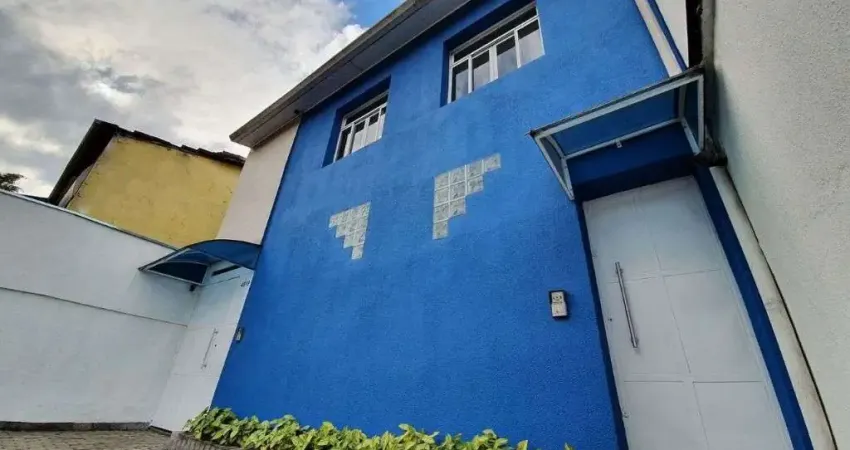 Excelente Casa Comercial em São Paulo-SP, Bairro Planalto Paulista: 3 quartos, 7 salas, 3 banheiros, 6 vagas, 179m²