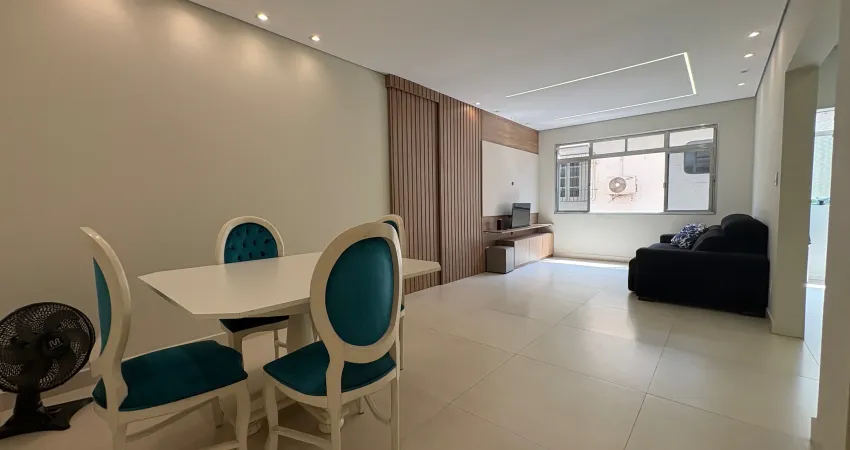 2 quartos sendo 1 suíte ,3 wcs, garagem box fechada,1 pavimento