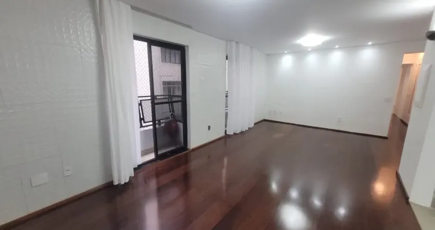 4 quartos sendo 1 dep revertido para área intima ,vista lateral ao mar,varanda, 2 suítes , 4 wcs,1 vaga por apartamento - pompéia - santos