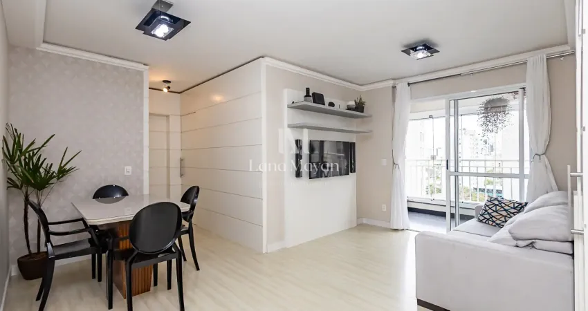 Apartamento em cond. clube, com 2 quartos, 2 vagas, no portão.