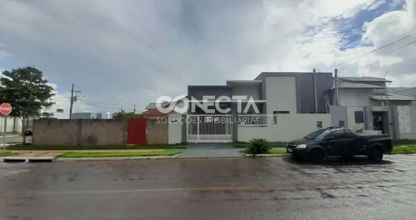 Casa de esquina a venda no bairro cidade nova, com três quartos.