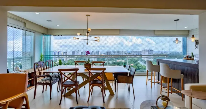 APTO PATAMARES ETCO Greenville de quatro quartos, revertido para três suítes + gabinete + dependência, vista mar e com 172,66m² de área privativa.