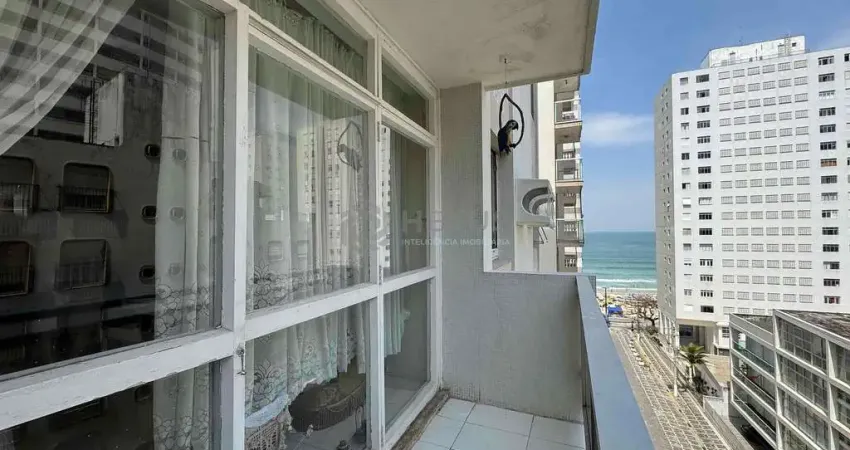 Apartamento com varanda e vista mar na quadra mar da praia das pitangueiras, guaruja