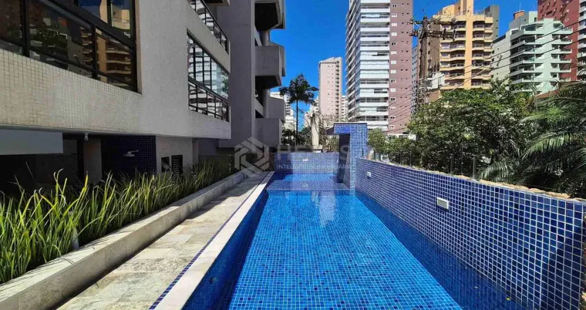 Apartamento com varanda e lazer na praia das pitangueiras, guaruja