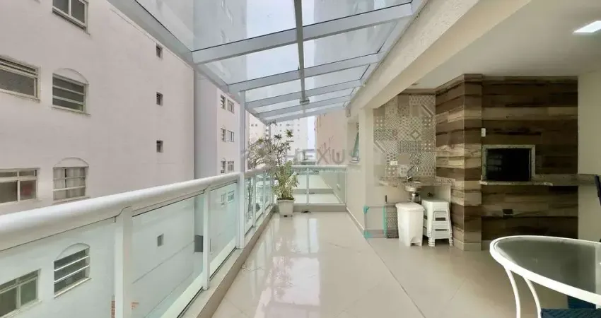 Apartamento garden reformado com área gourmet e lazer na quadra mar da praia das pitangueiras, guar