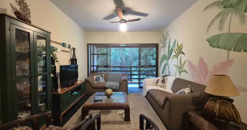 Apartamento com varanda e lazer na praia das pitangueiras, guaruja