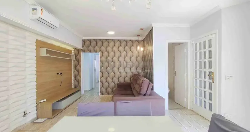 Apartamento com varanda e lazer a uma quadra da praia das asturias, guaruja