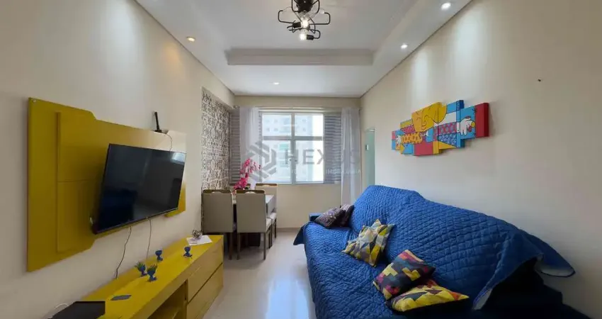 Apartamento reformado na quadra mar da praia das pitangueiras, guaruja