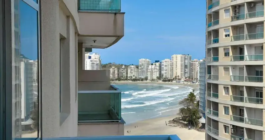 Apartamento com varanda e vista mar na quadra mar da praia das pitangueiras, guaruja