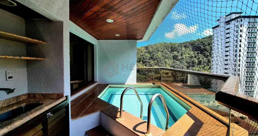 Apartamento reformado com piscina e churrasqueira na varanda na praia das pitangueiras, guaruja