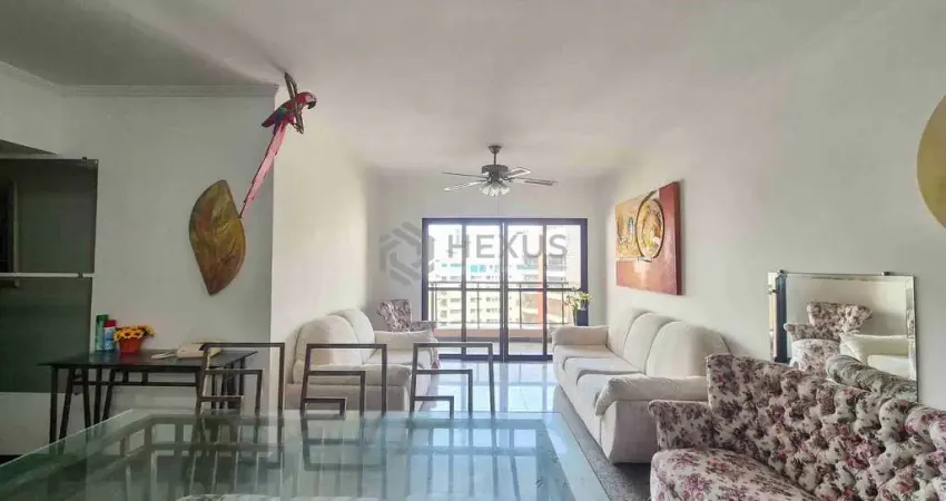 Apartamento com varanda e lazer na praia das pitangueiras, guaruja