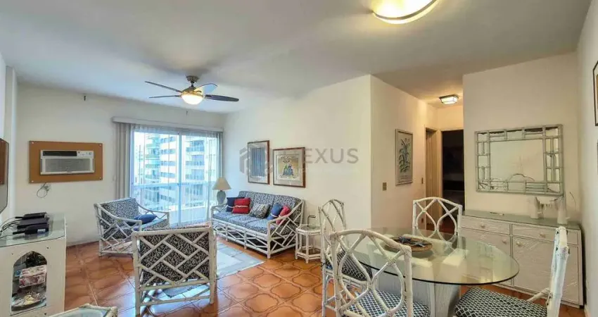 Apartamento com varanda e lazer a duas quadras da praia das pitangueiras, guaruja