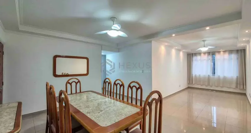 Apartamento reformado na quadra mar da praia das pitangueiras, guaruja
