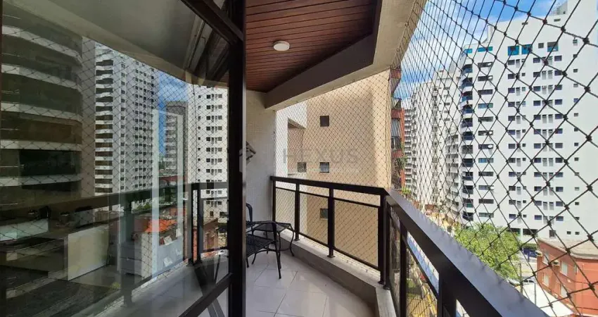 Apartamento reformado com varanda e lazer na praia das pitangueiras, guaruja