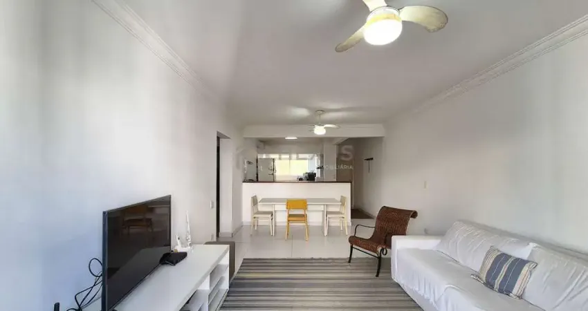 Apartamento com varanda e lazer na quadra mar da praia das pitangueiras, guaruja